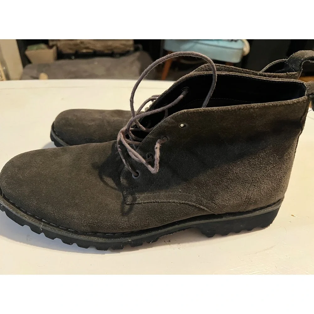 Kenneth Cole New York Lug-Xury Mens 11M Dark Olive Grey Suede Chukka Boots Lug